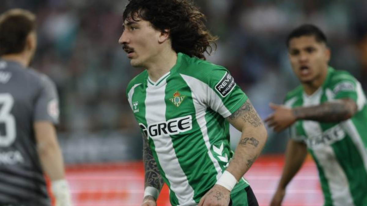 Bellerín se querella contra Iñaki Angulo por los supuestos insultos homófobos en un directo