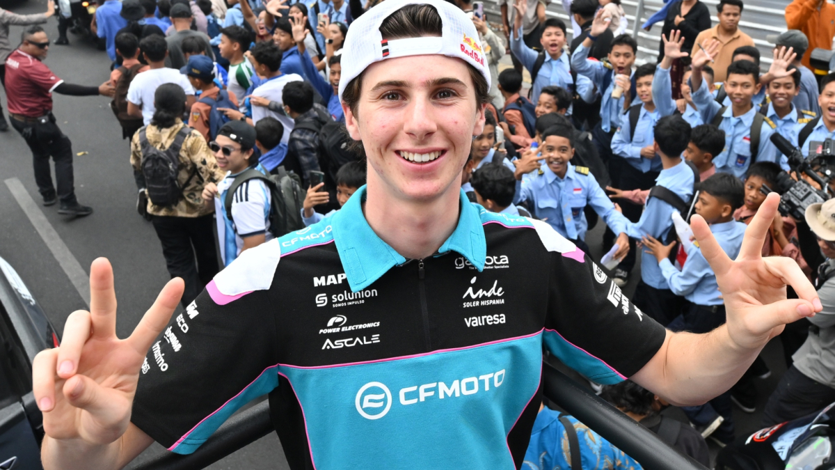 Máximo Quiles será campeón de Moto3 en Indonesia si...