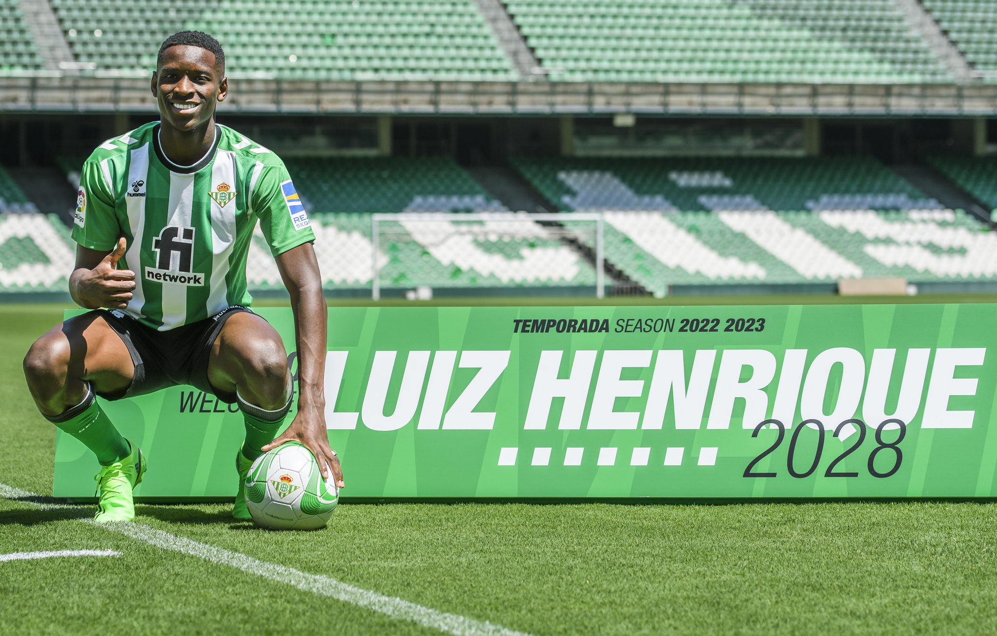 Luiz Henrique – Vũ Khí Bí Ẩn Từ Cánh Phải Khám Phá Bí Quyết Luiz Henrique – Vũ Khí Bí Ẩn Từ Cánh Phải Khám Phá Bí Quyết