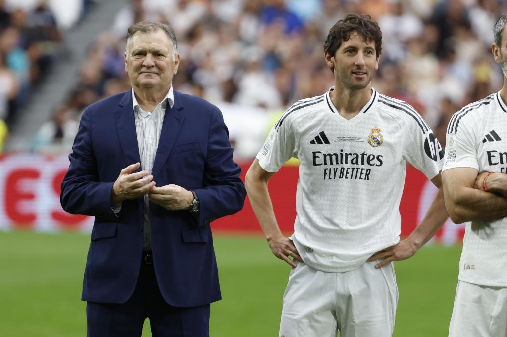 Las leyendas del Real Madrid y el Dortmund llenan el Bernabéu