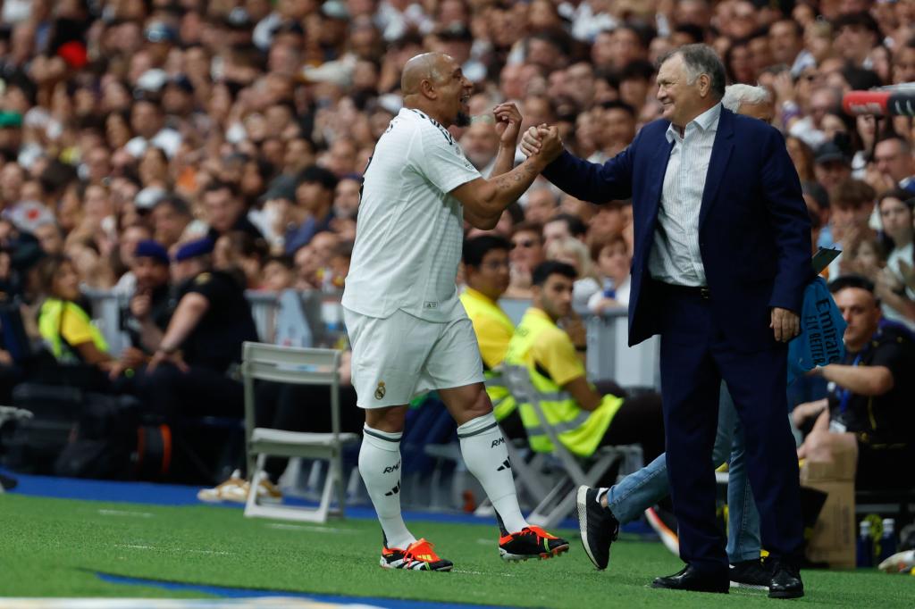 Las leyendas del Real Madrid y el Dortmund llenan el Bernabéu