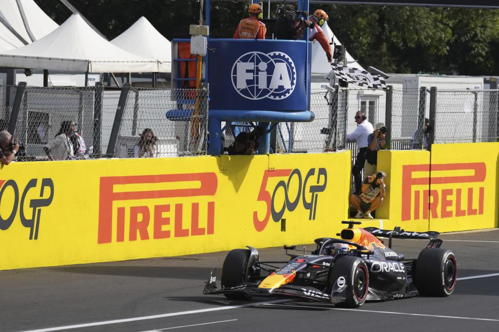 Verstappen gana.
