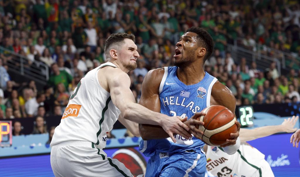 Laurynas Birutis, Defendiendo A Giannis Antetokounmpo.