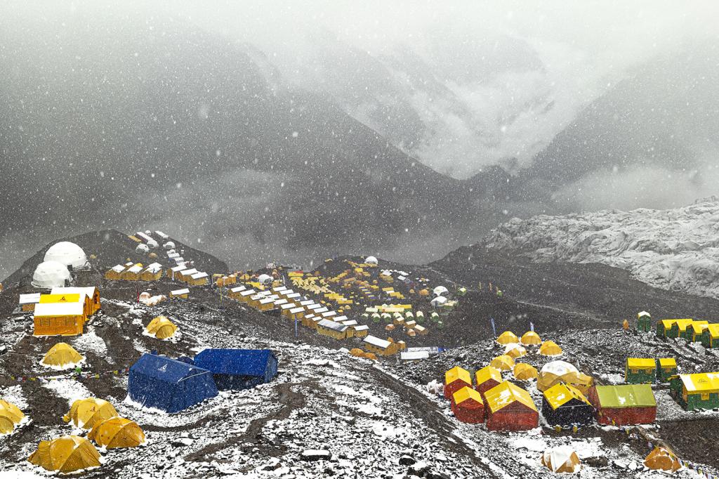 El campo base del Manaslu en el que está Carlos Soria
