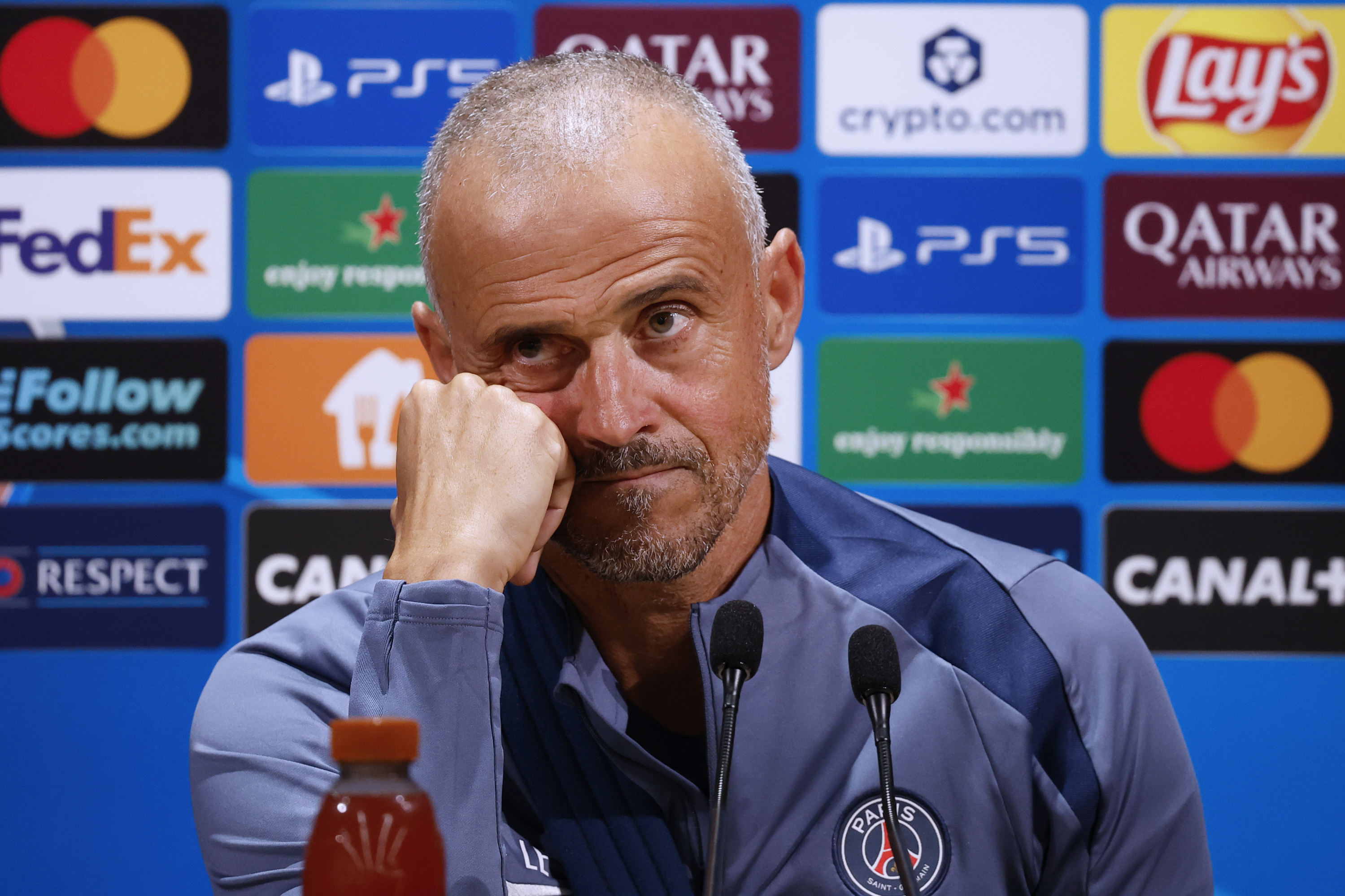 Luis Enrique: "Fuera de casa no me atrevo a ver los partidos desde la grada por mi integridad física"