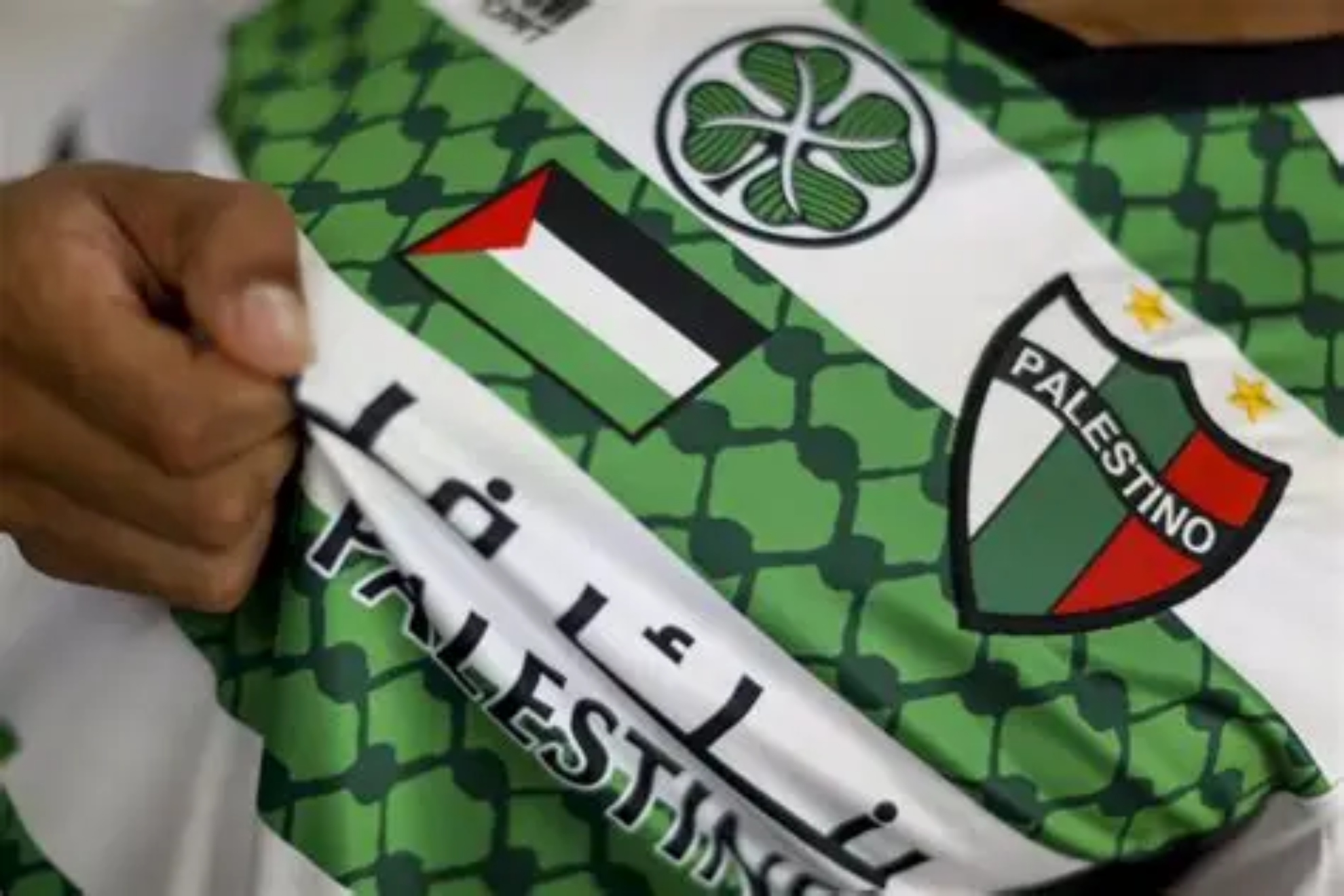 Camiseta de Colaboracia Celtic y Palestino.