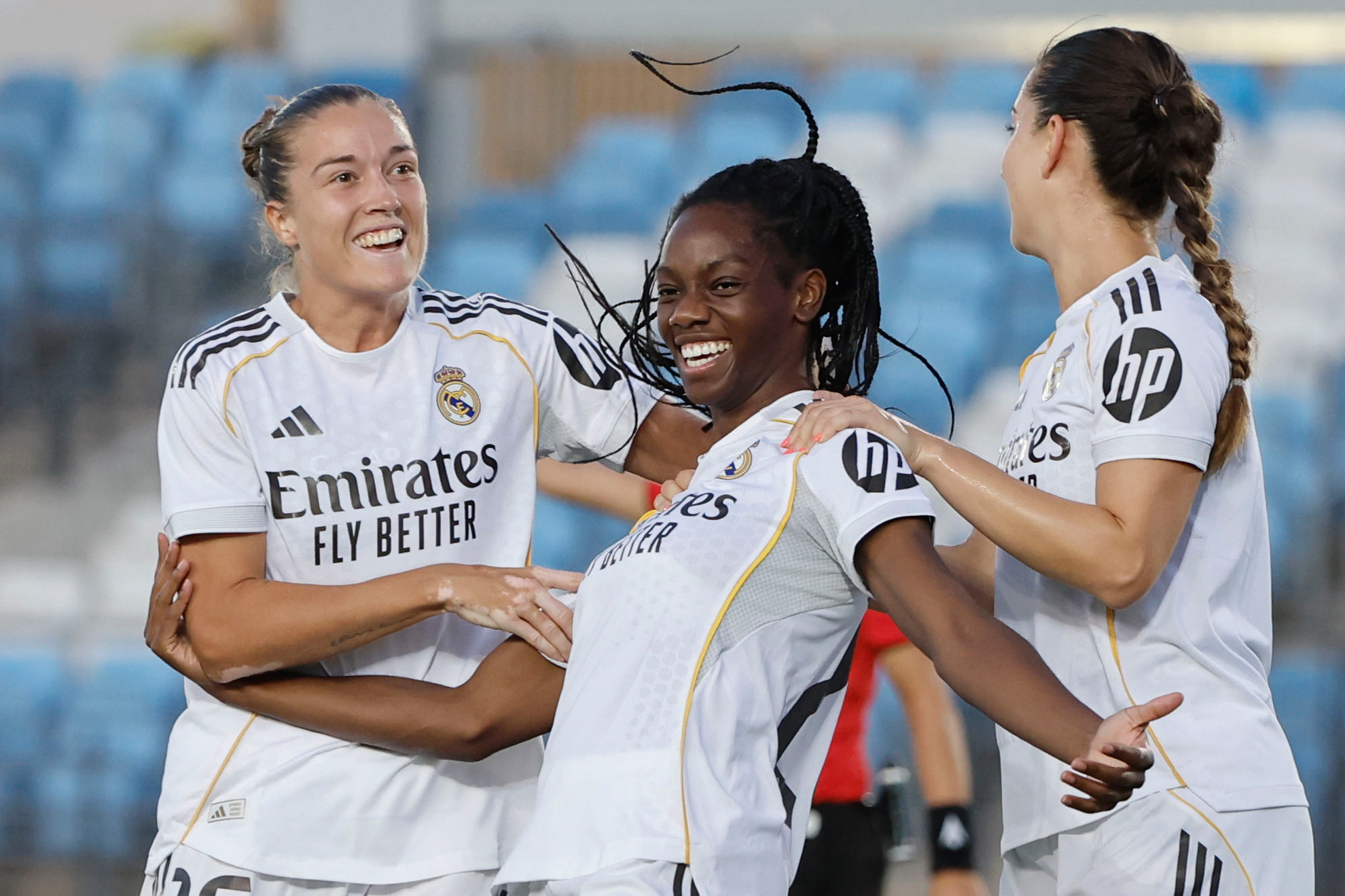 Naomie Feller celebra un gol ante el Eintracht Frankfurt en el Alfredo Di Stéfano.