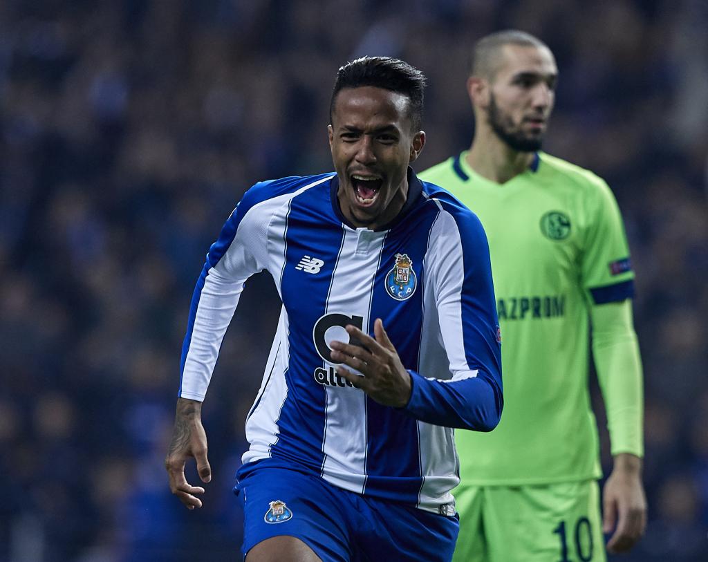 Eder Militao celebra un tanto en Champions con el Oporto.