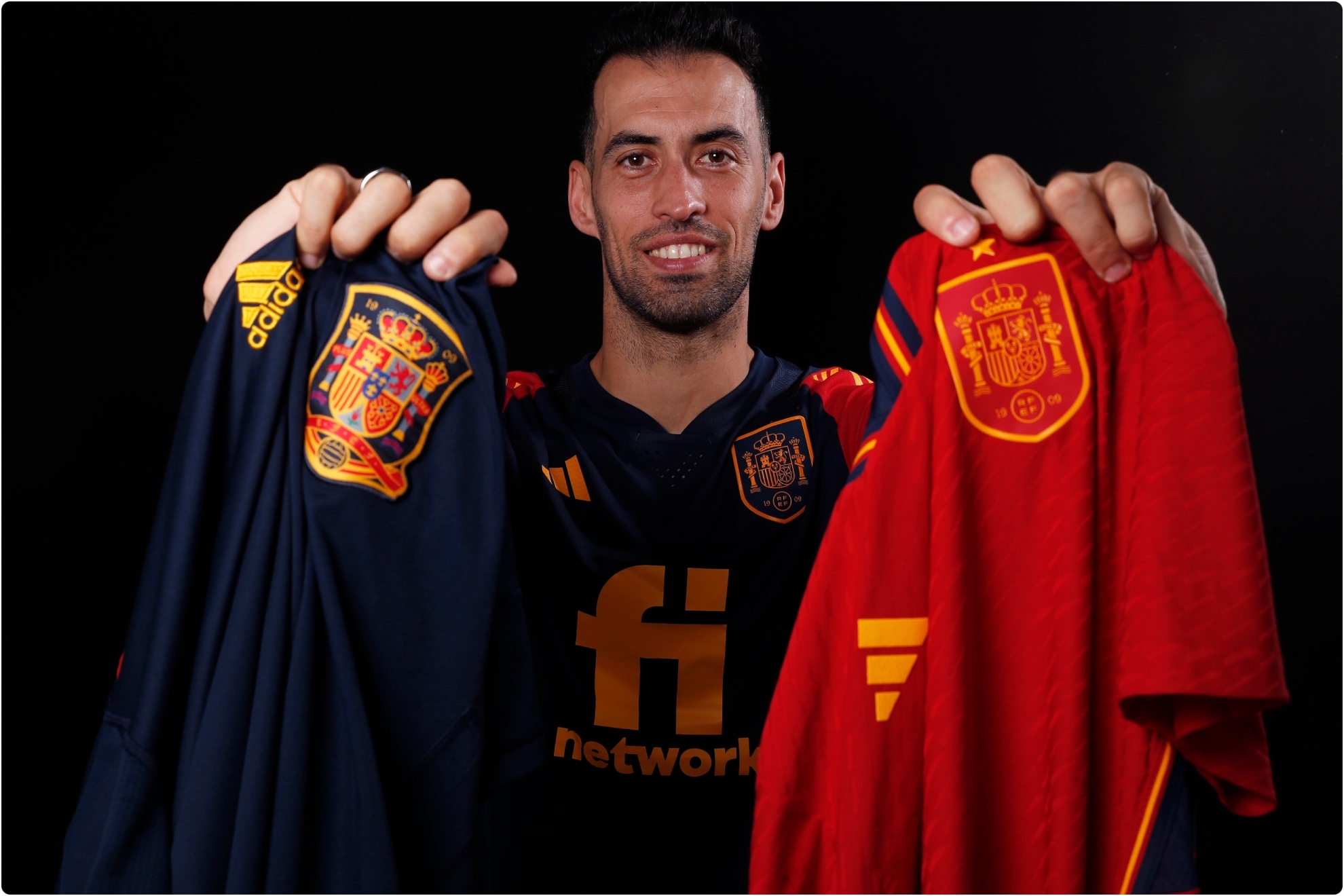 Sergio Busquets anuncia su retirada del fútbol con 37 años: "Gracias a la selección"