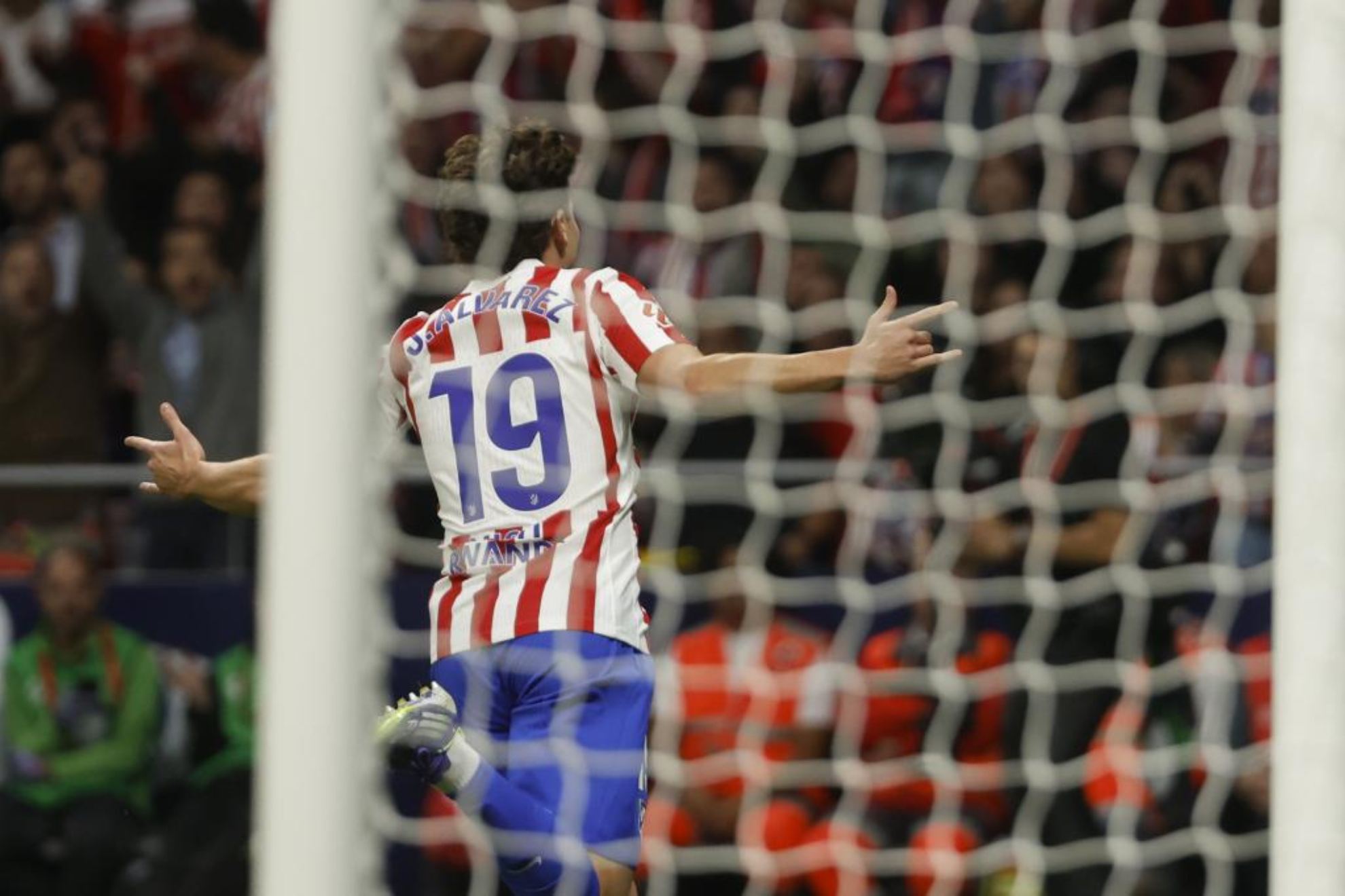 Julián celebra un gol ante el Rayo.