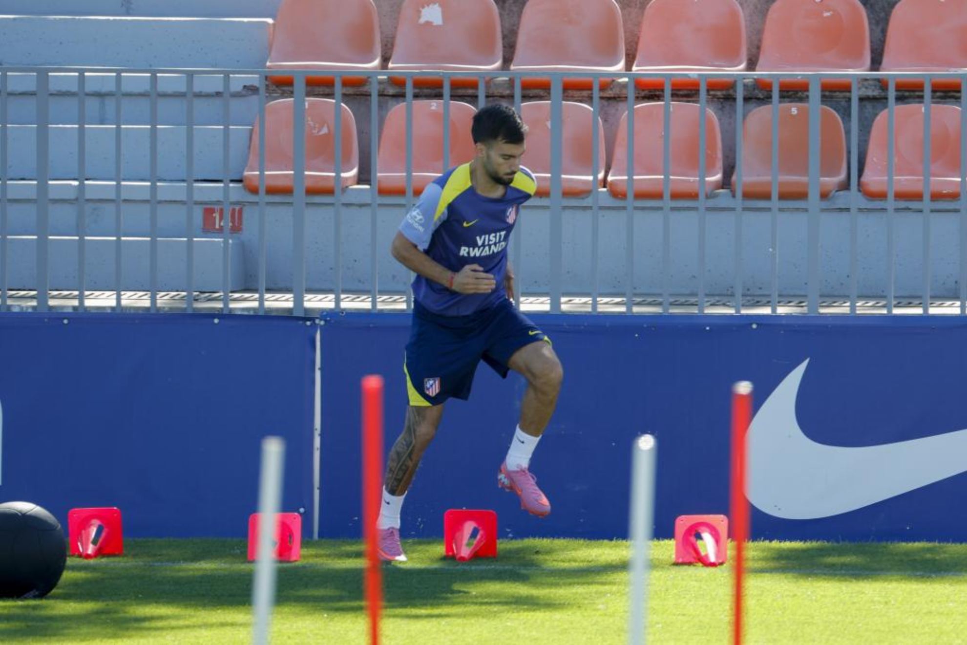 Baena, en un entrenamiento del Atlético.