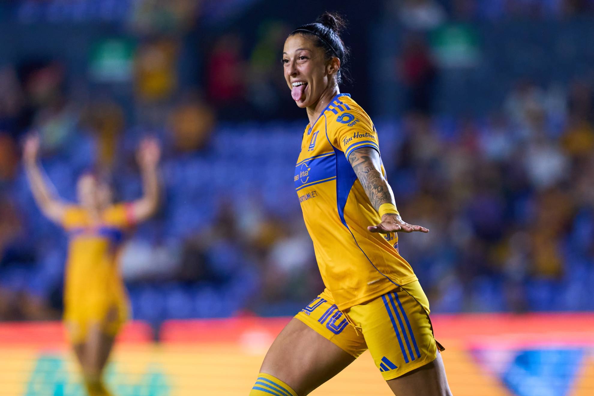 Jenni Hermoso celebra uno de sus cuatro goles ante León.