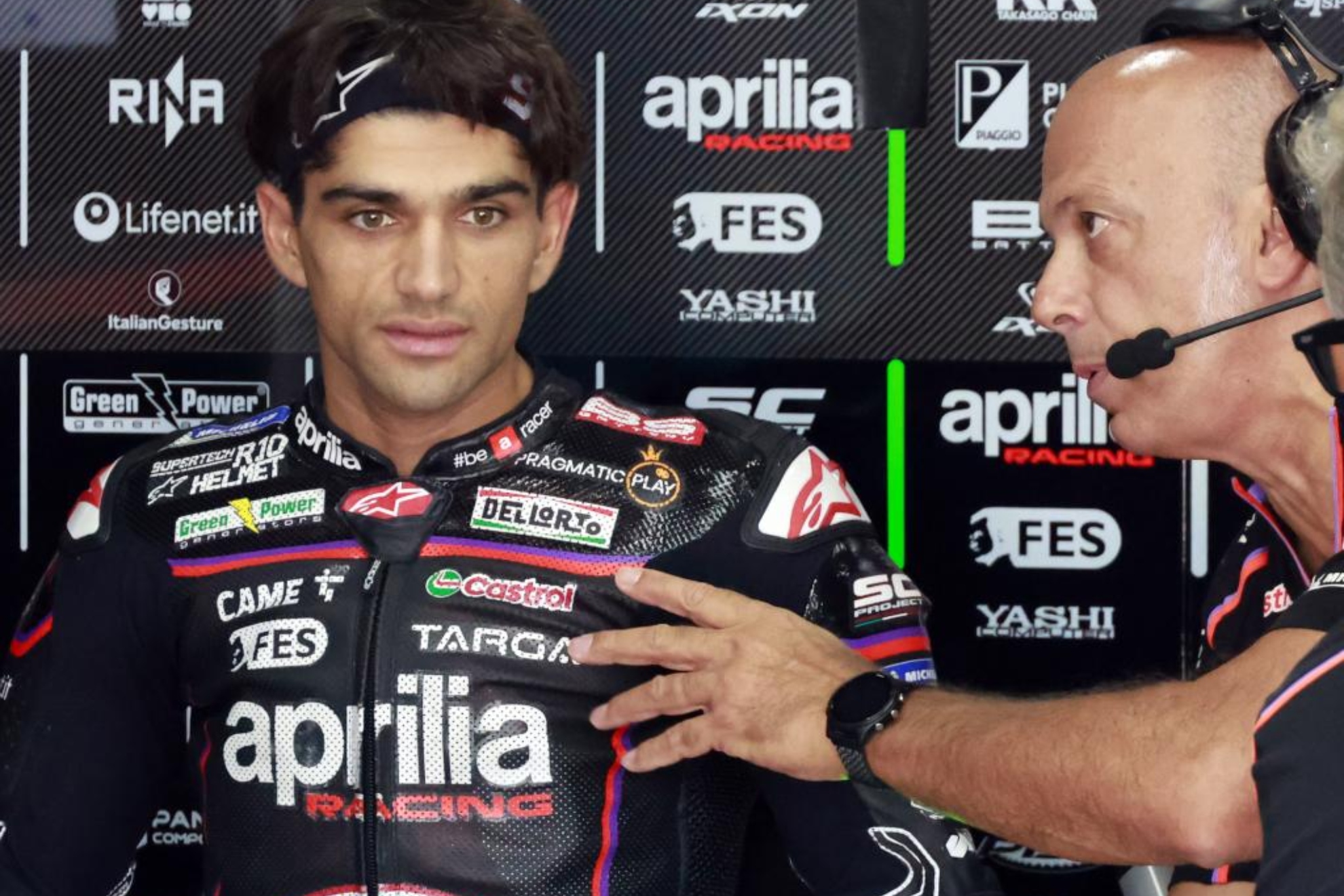 Jorge Martín, en el box de Aprilia en Motegi.