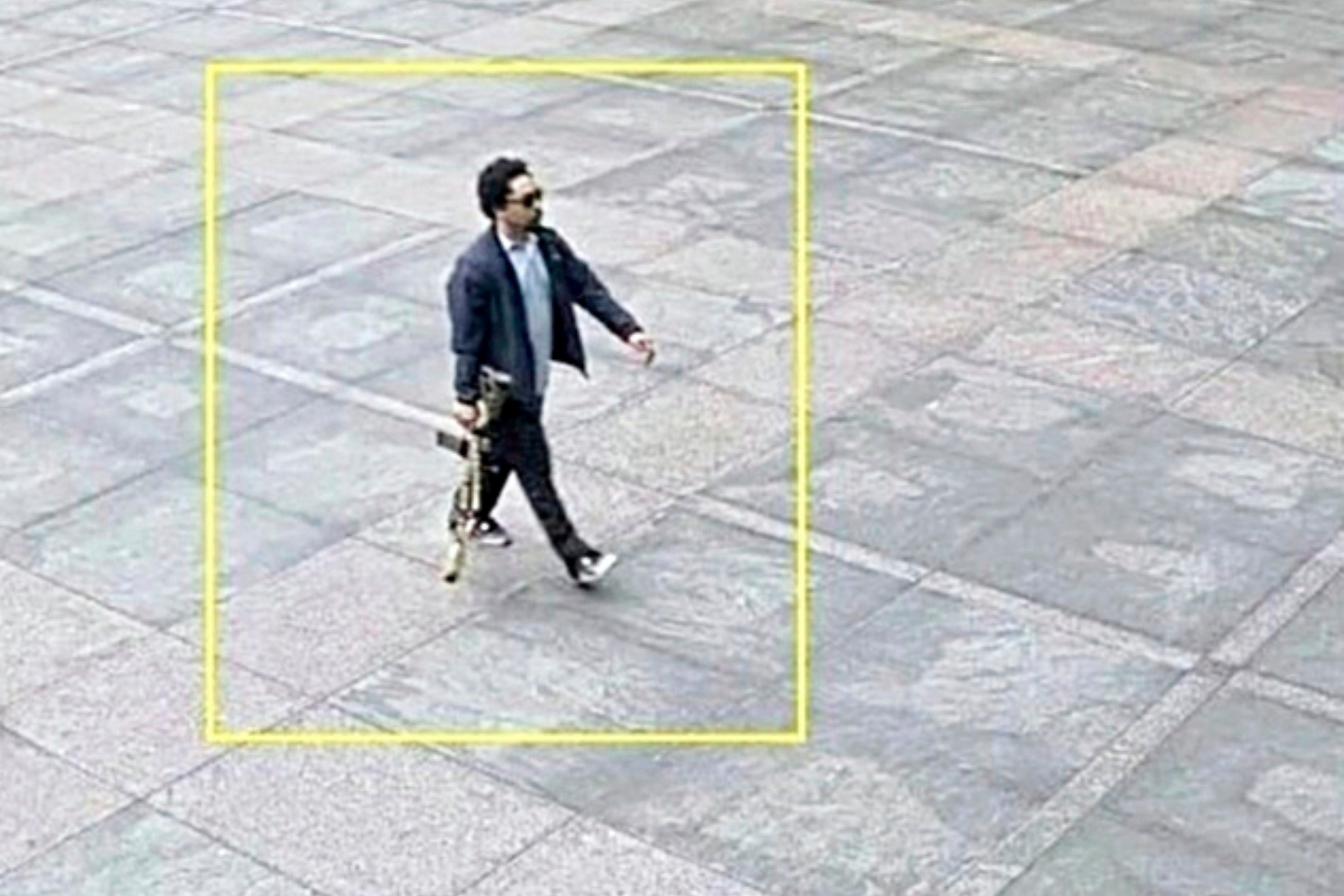 La imagen de la cámara que grabó a Shane Tamura antes del tiroteo