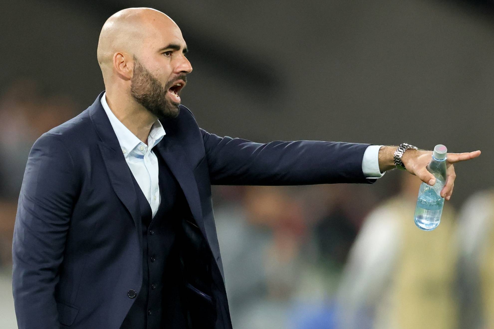 Claudio Giráldez da instrucciones durante un partido del Celta.