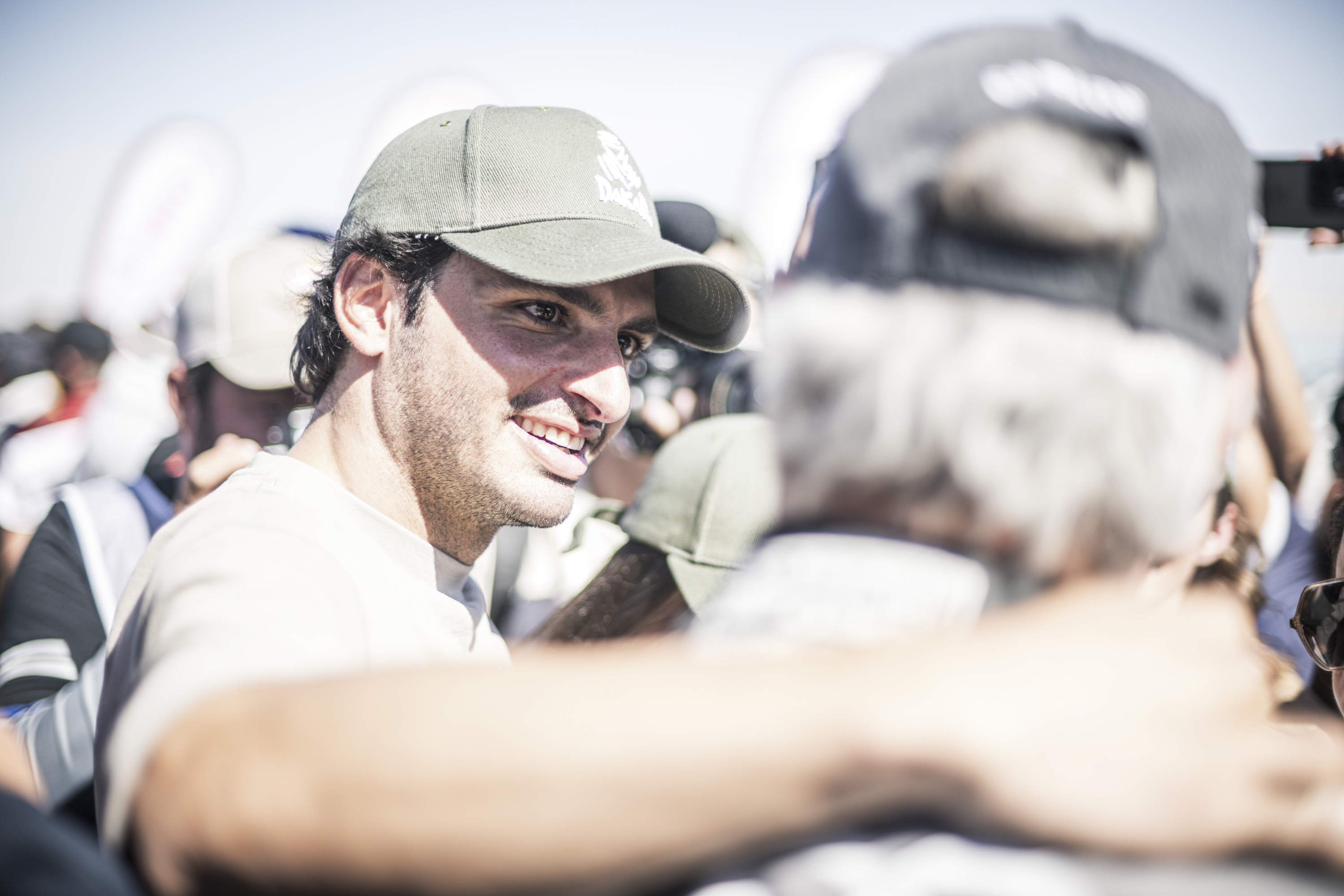 Sainz Junior Ya HA Visitado A Su Padre en El Dakar en un par de Ocasiones ... y Ahora Ha Hecho Algo Más ... & nbsp;