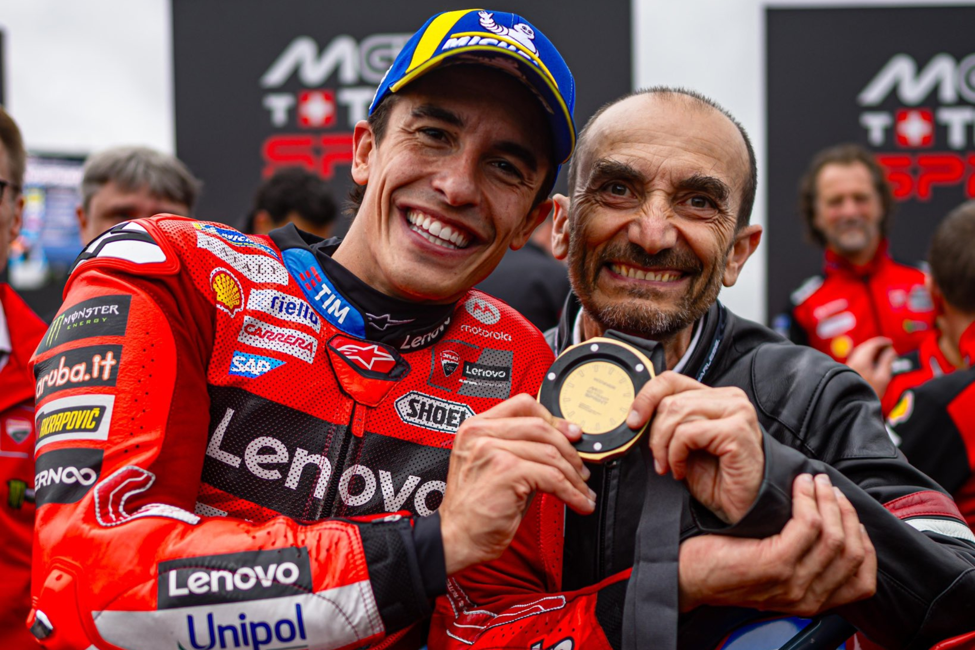 Marc posa junto a Domenicali.