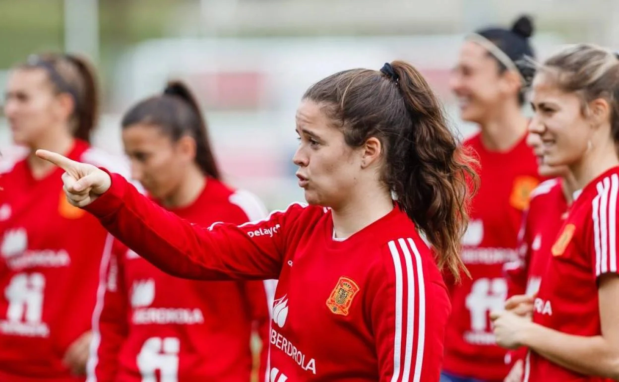 Nerea Eizagirre, durante un entrenamiento con la selección española