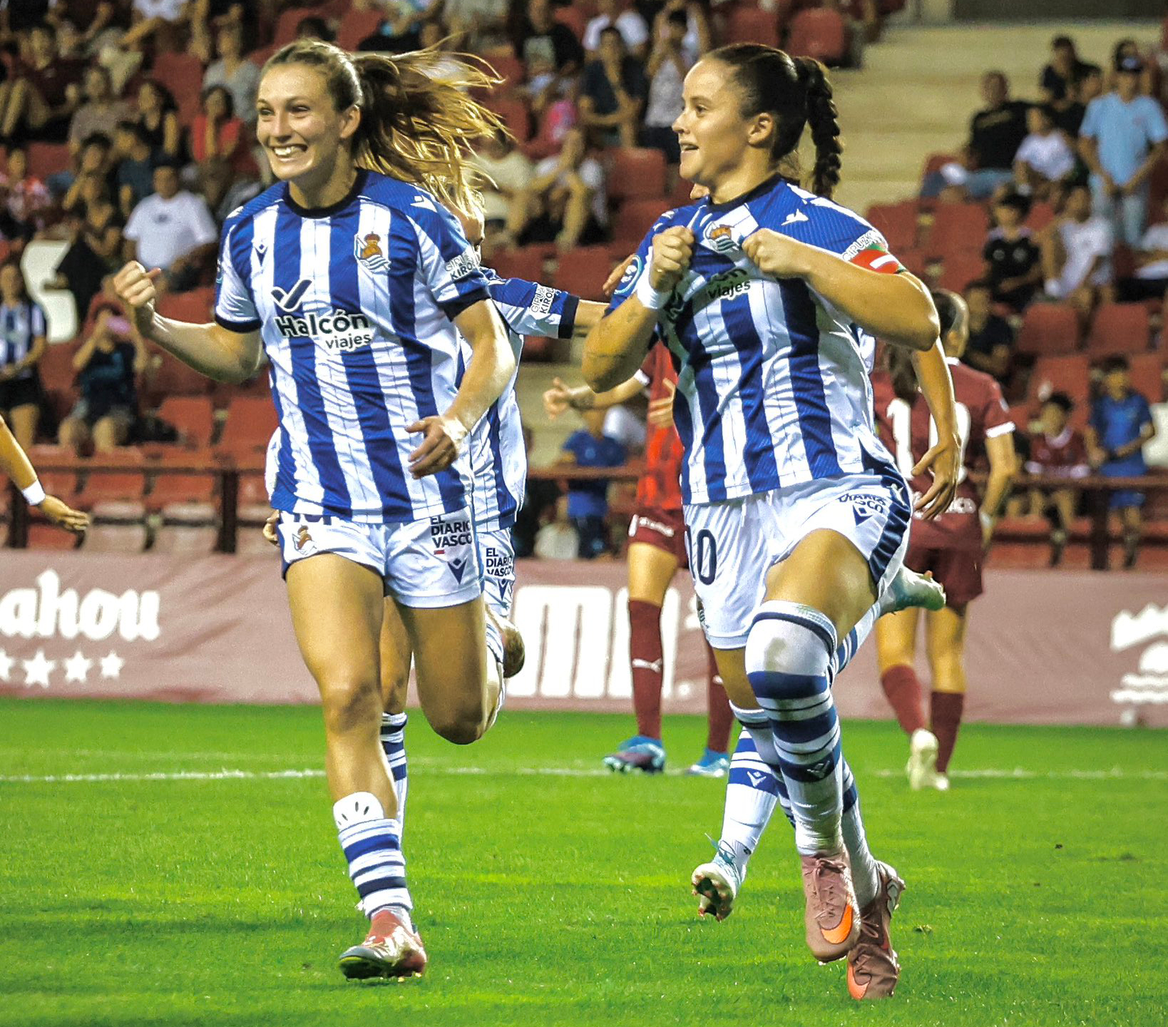 Nerea Eizagirre celebra un gol esta temporada.