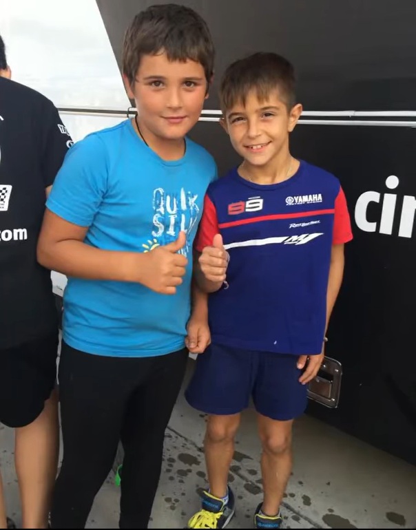 Hugo Millán y Rueda, de niños.