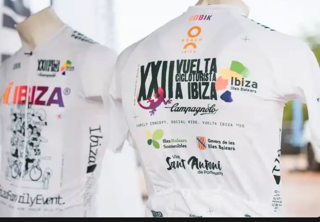Los espectaculares maillots de la vuelta a Ibiza.