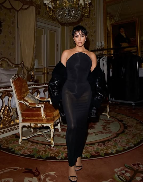 Kim Kardashian compared to her mother Kris Jenner after her haircut for  Paris Fashion Week | MARCA