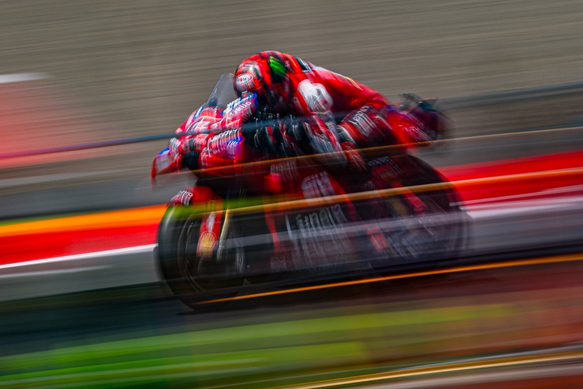 Pecco Bagnaia, compitiendo en el trazado de Mandalika.
