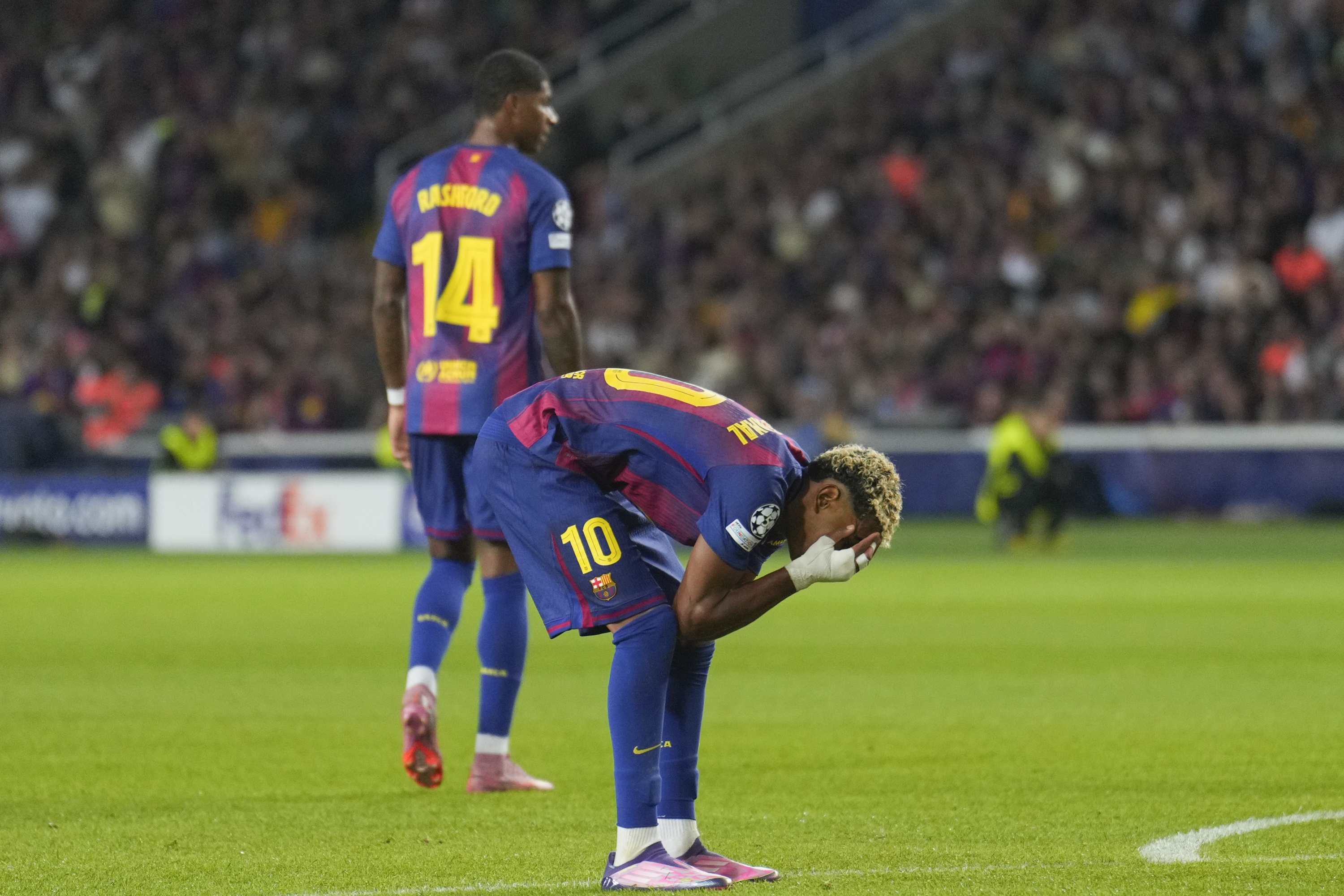 Lamine durante su partido con el PSG.