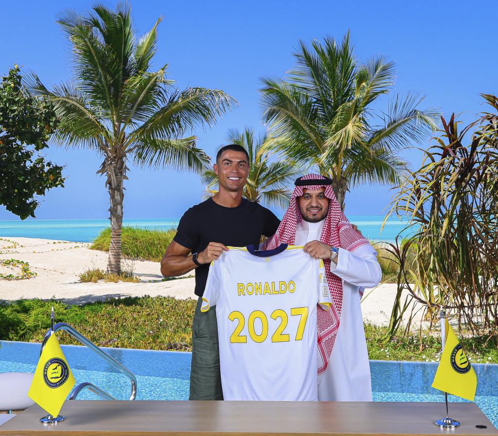 Cristiano firmó su renovación con Al Nassr