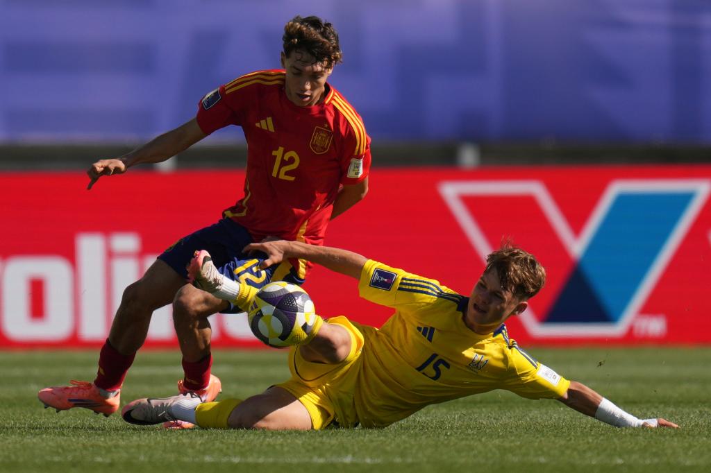 Thiago Pitarch ante Ucrania.