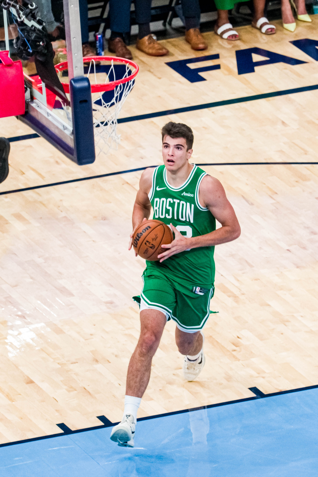 Hugo González impacta a la NBA en su estreno con los Celtics