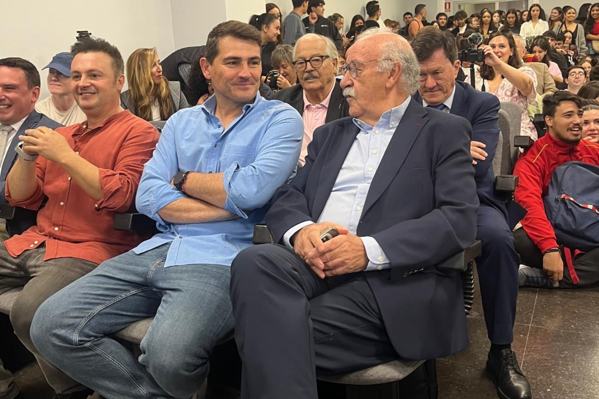 Iker Casilla y Vicente del Bosque.