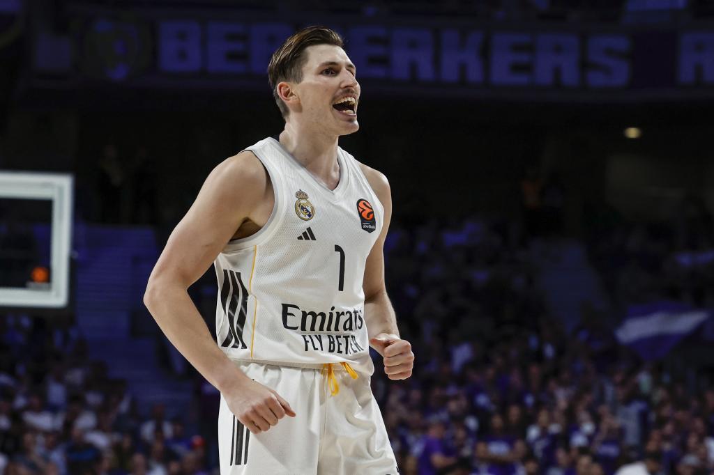 David Kramer celebra uno de sus triples ante el ASVEL.