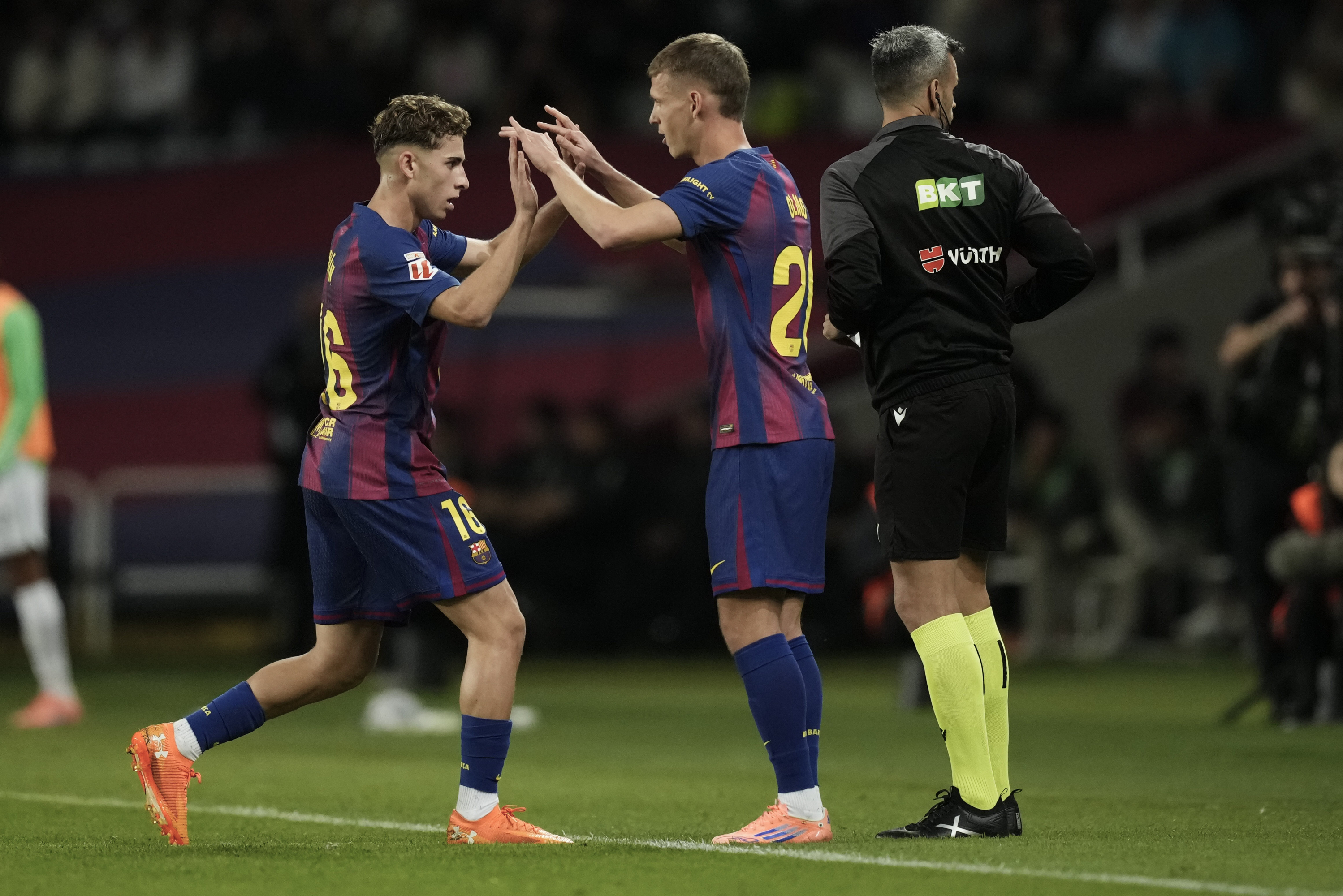 Hansi Flick has no choice but to experiment with Barcelona