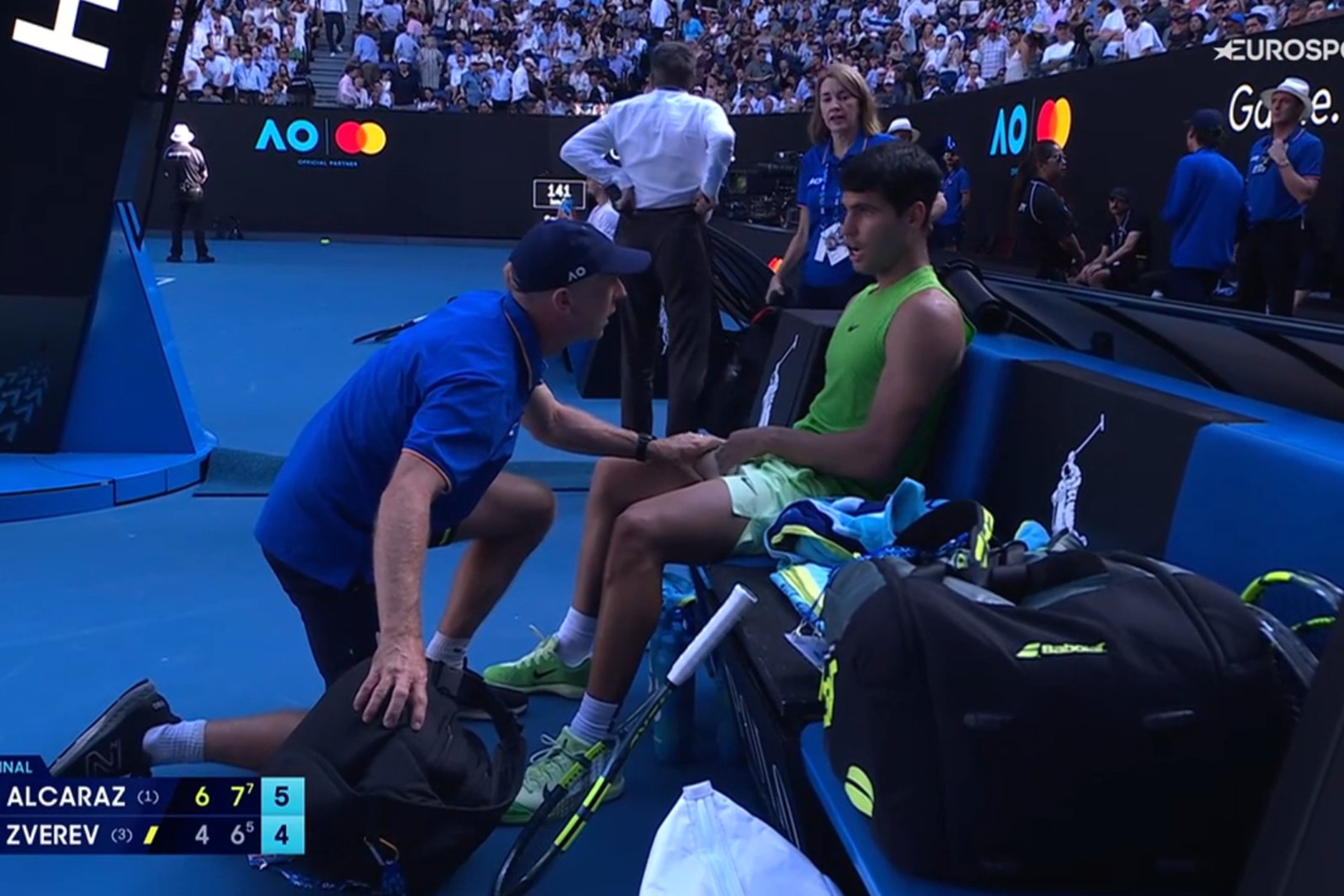 Alcaraz and all the discomfort and cramps he suffered against Zverev: "I threw up..."