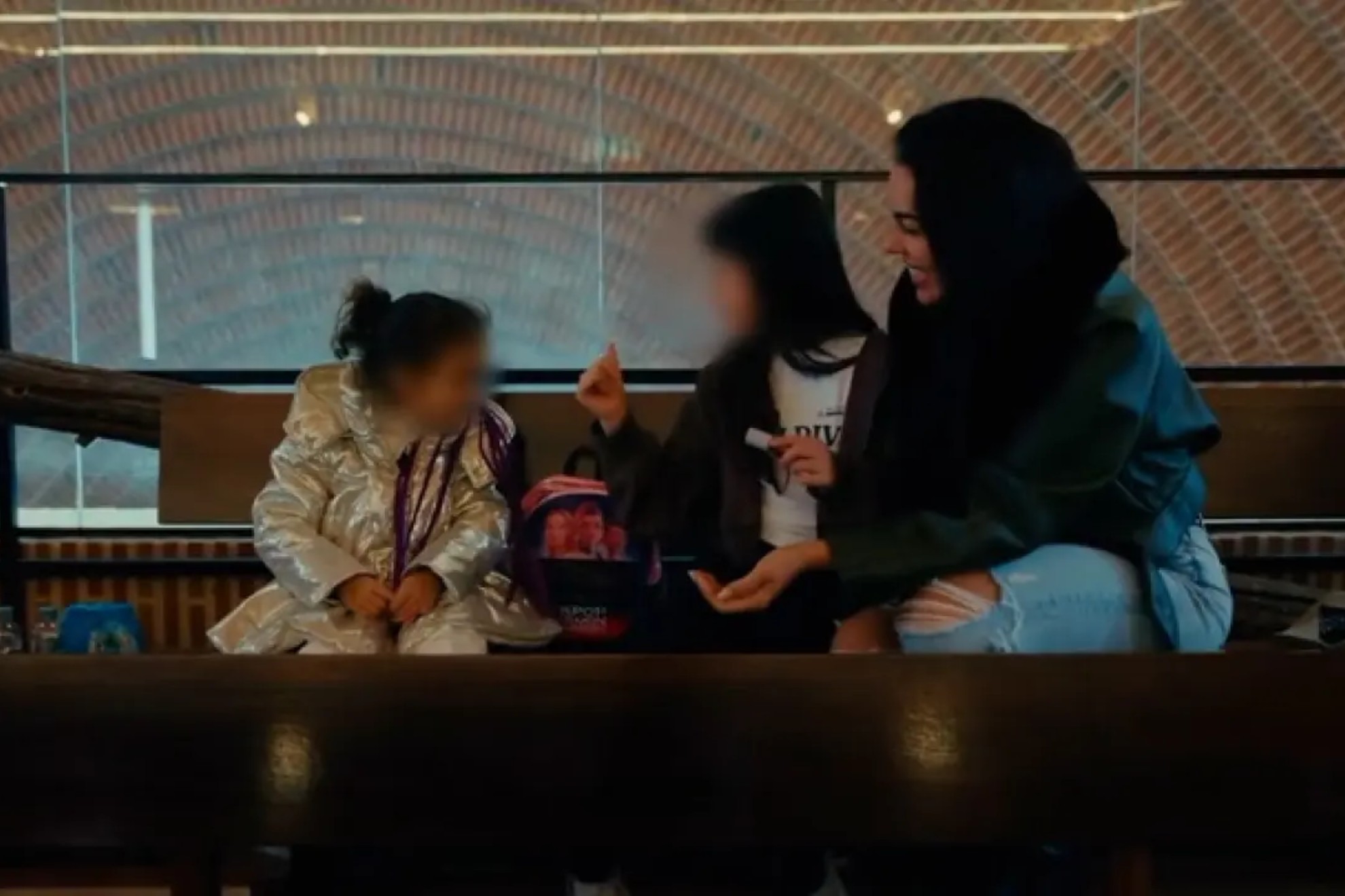 Cristiano Ronaldo and Georgina's daughters surprise by playing a classic song on the piano and voice